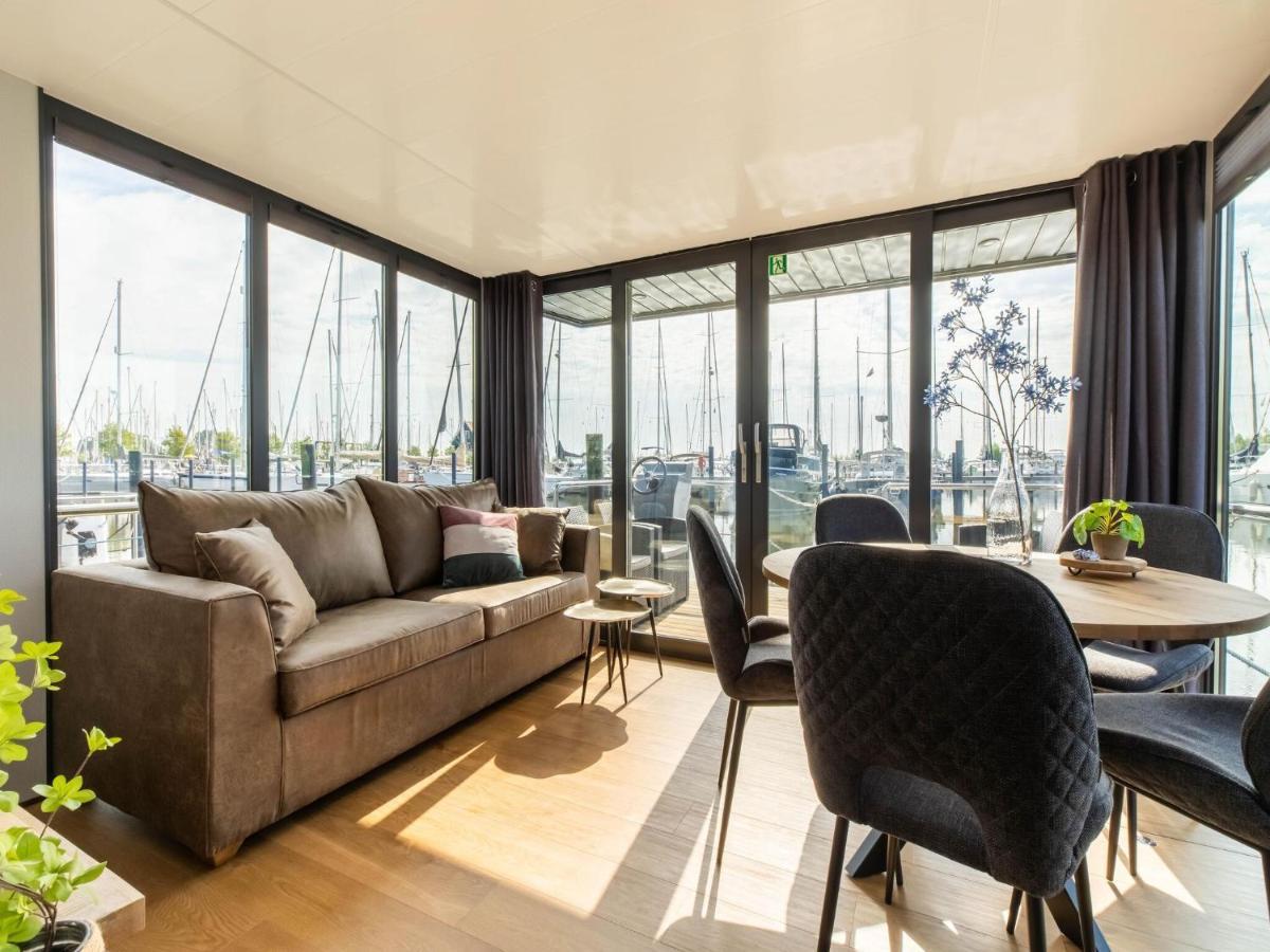 Comfortable Houseboat In Volendam Marina Eksteriør bilde