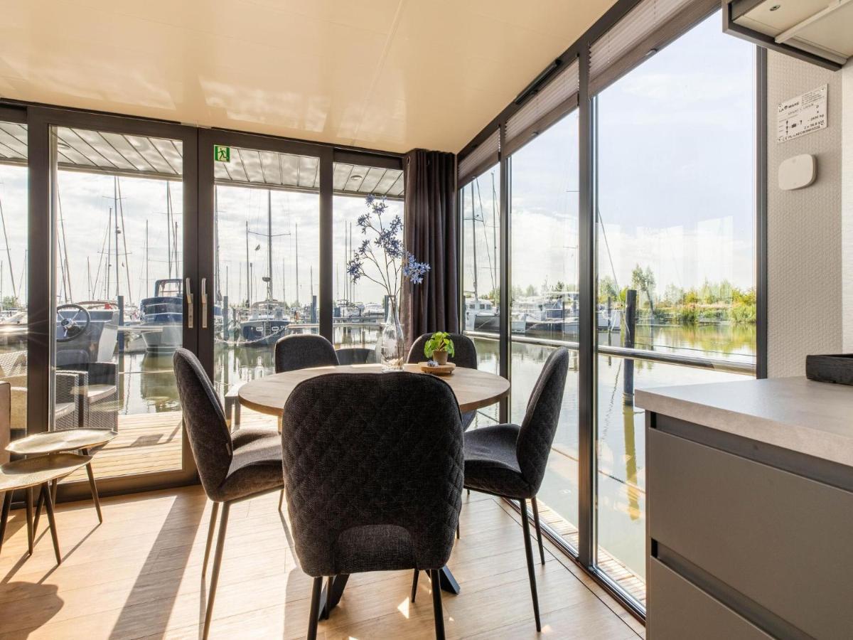 Comfortable Houseboat In Volendam Marina Eksteriør bilde